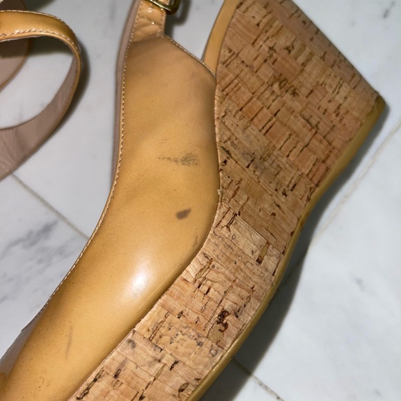 Stuart Weitzman Adobe Jean Patent Leather Peep Toe Wedge Slingback Sandal 10 - Picture 5 of 9